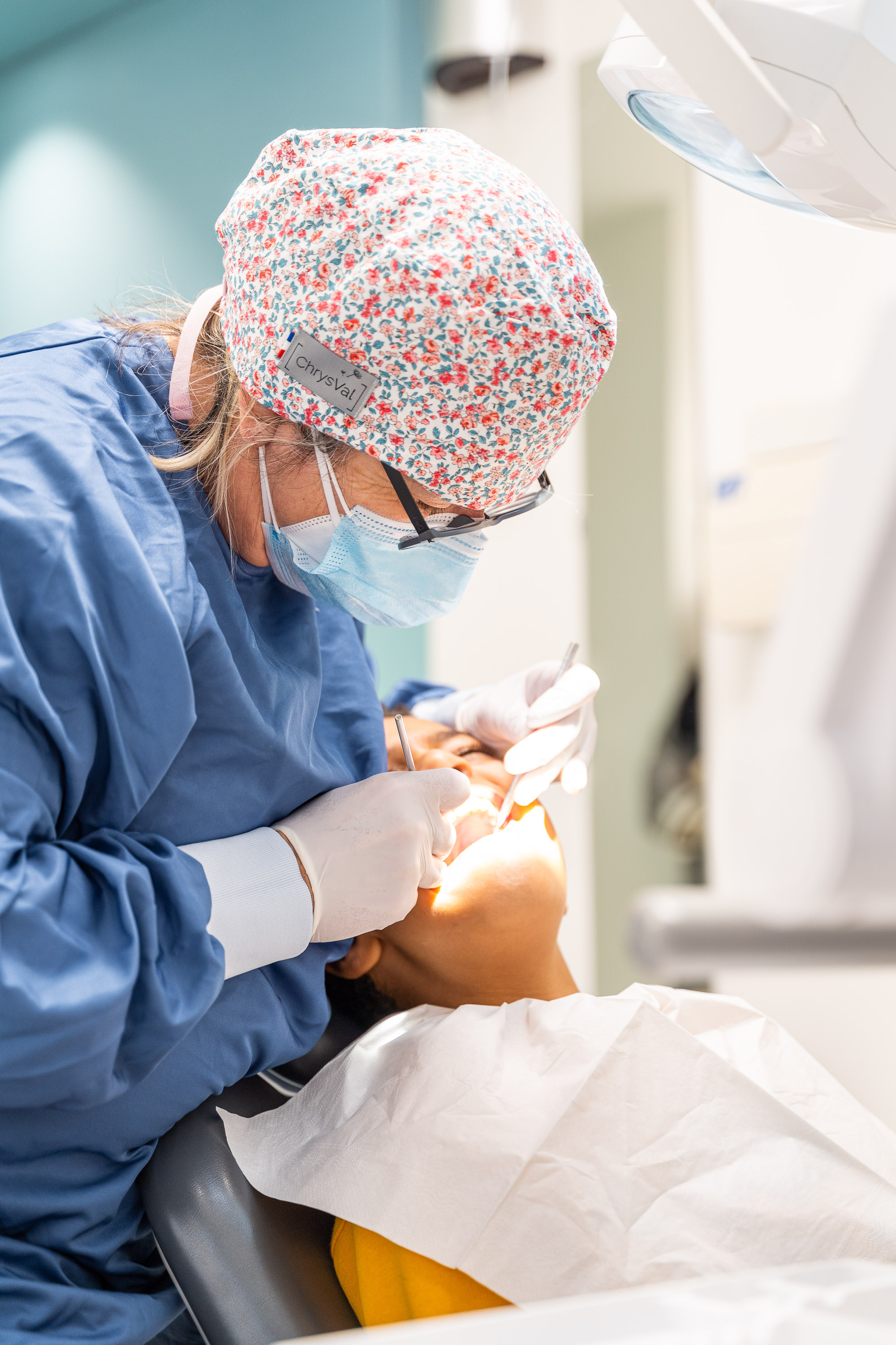Service de soins dentaires généraux et spécialisés